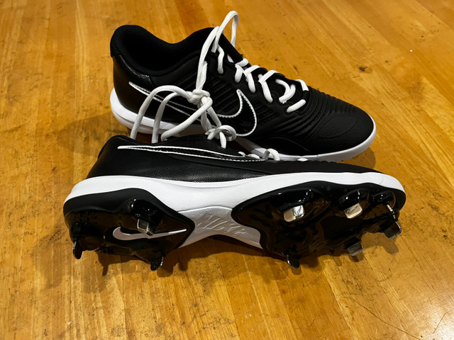 Nike baseball shoes huaraches - metal cleats in Men's Shoes in City of Toronto - Image 2