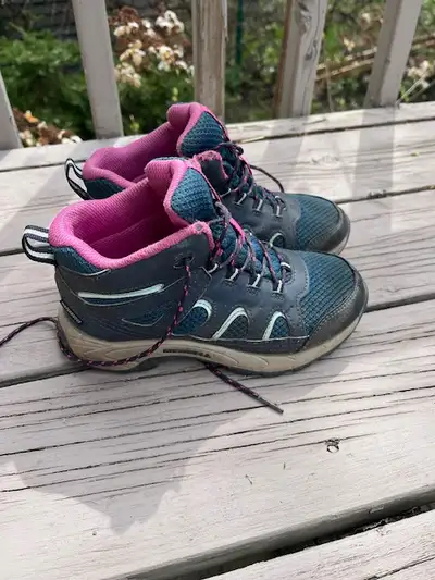 Souliers de randonnée Merrell fille (10.5, 12 et 1 (32 EUR)), View more