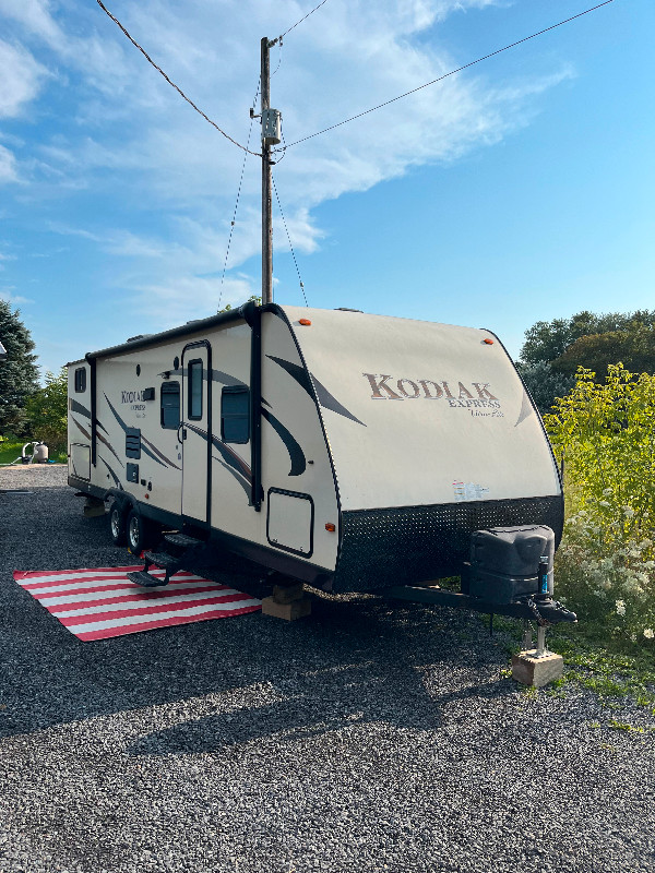 2015 Kodiak 28BHS Travel Trailer in Travel Trailers & Campers in Kingston