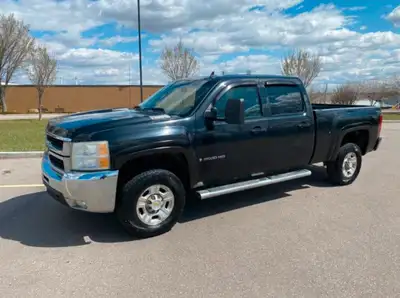 2009 chev duramax 400,000 kms Runs great Pre-def Stock factory settings