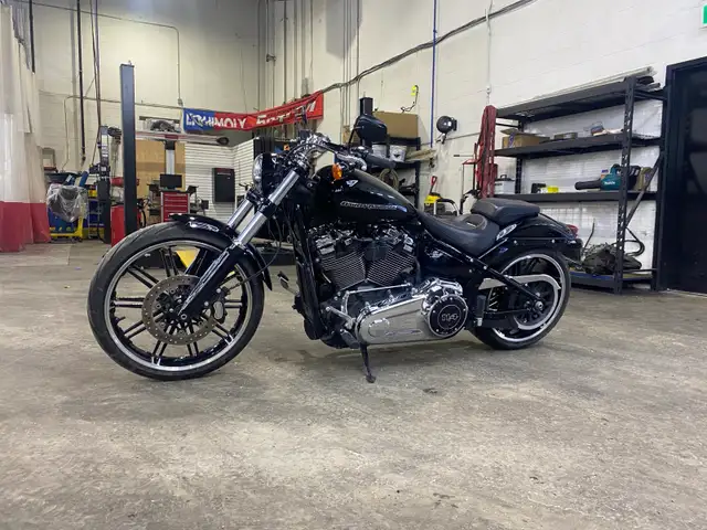 2018 Harley Breakout 114 in Street, Cruisers & Choppers in Calgary - Image 4