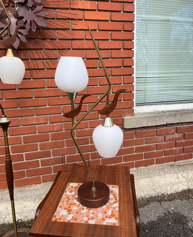 Awesome pair of mid century modern lamps 1960 Majestic Style in Indoor Lighting & Fans in City of Montréal - Image 4