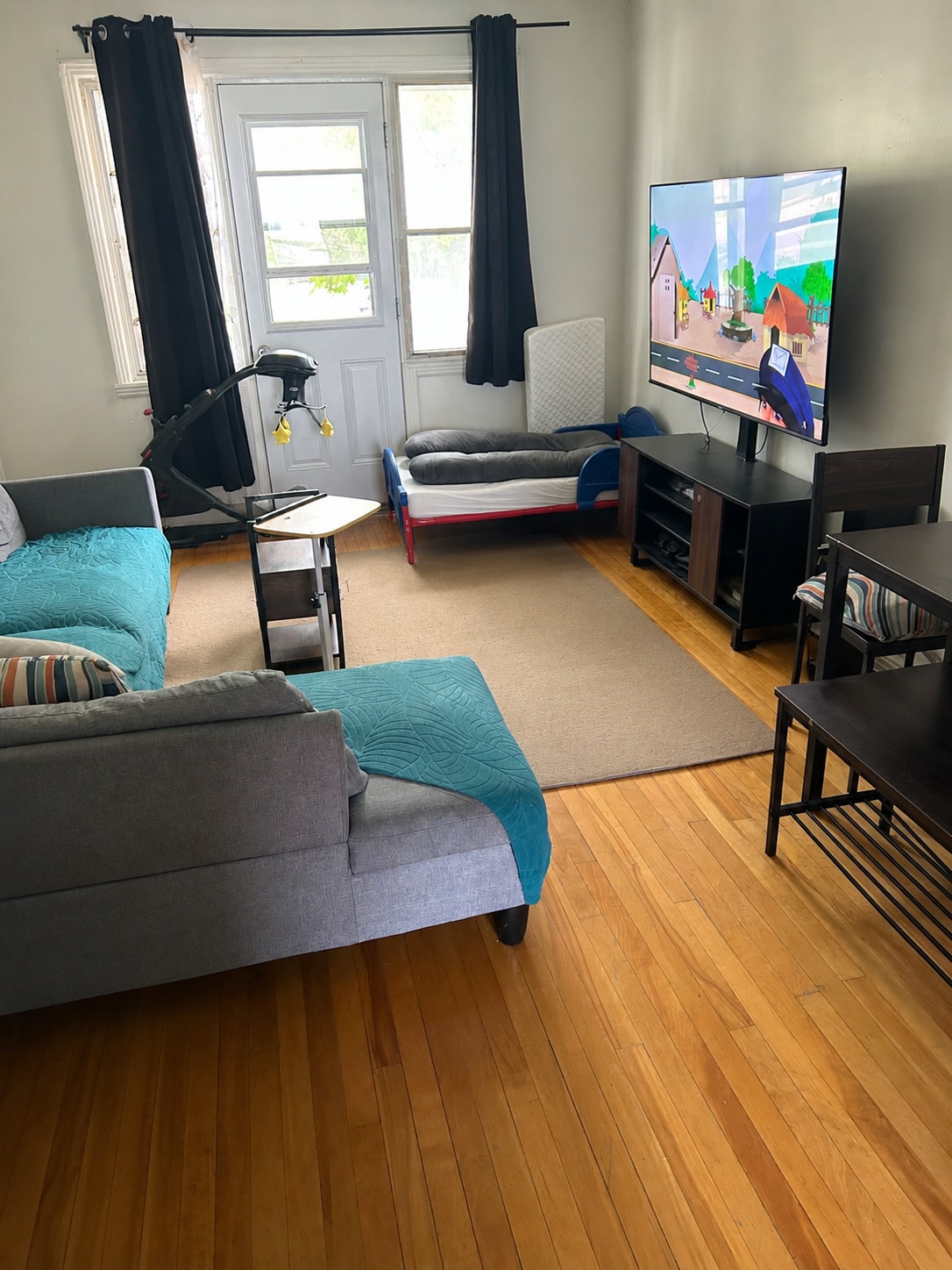 Spacious 3 Bedroom (5½) Apartment – Lease Transfer — photo 3