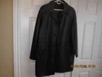Lady's Leather Coat: Size CAN-XL/TG (3 Ft. Long) : Lady's