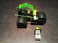 LEGO Space: Blacktron 2 6851 Tri-Wheeled Tyrax