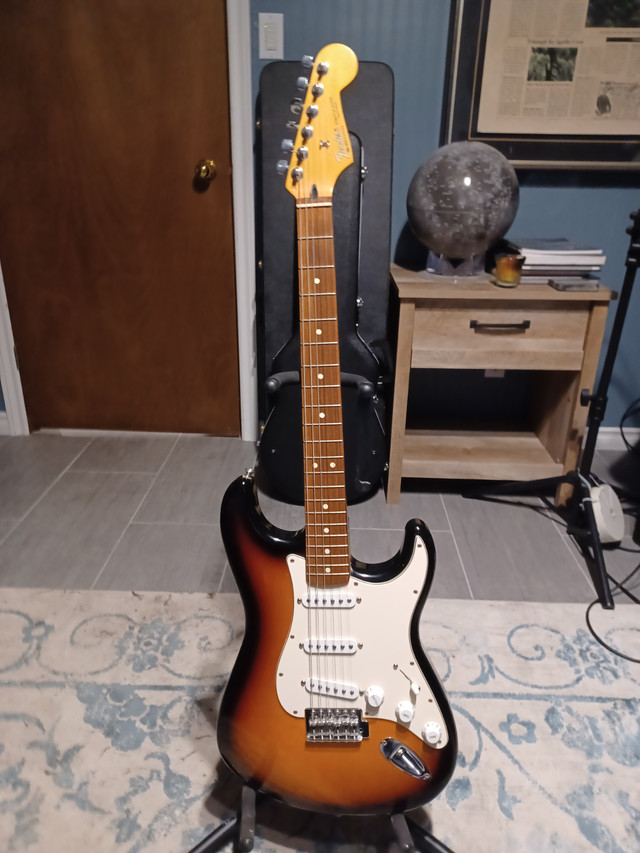 Fender Guitar Stratocaster in Guitars in Kitchener / Waterloo