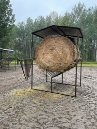 Cow horse donkey feeder