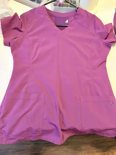PLEASE READ. I am selling the top and bottom together. Size: Small Used- Good. Please look at the pi...