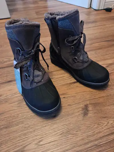 "NEW" wuth tags, Ladies Brown winter boots, Size 7. Brand name is Baretraps. Side zipper. Waterproof...