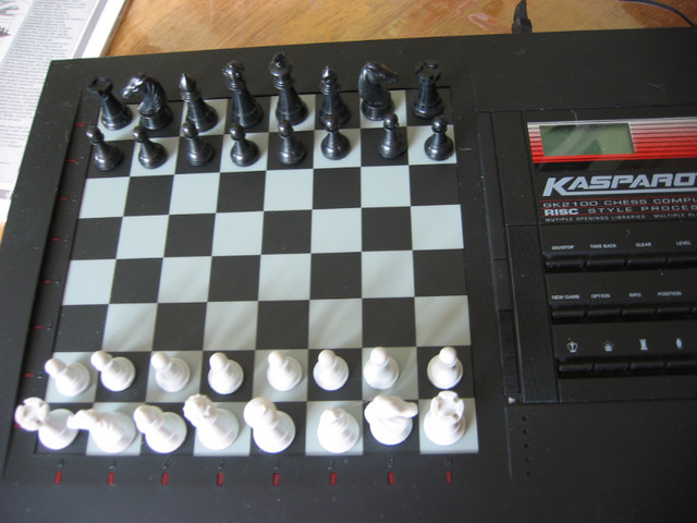 Rare Jeux d’échecs électronique Kasparov GK2100 dans Jouets et jeux  à Laval/Rive Nord