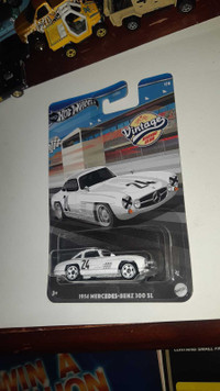 1954 Mercedes-Benz 300 SL Hot Wheels Vintage Racing Club 2024