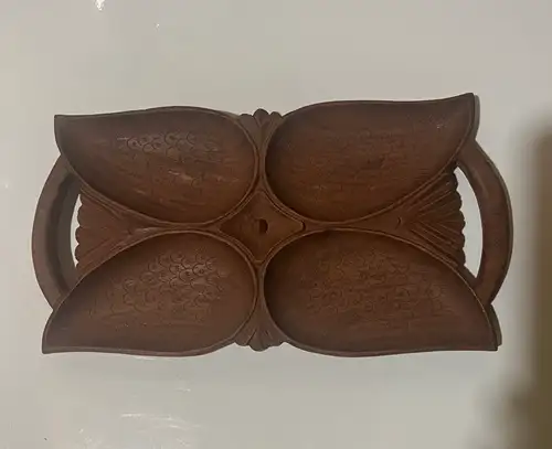 Serving Tray Wooden Hand Carved with 4 SECTIONS in Kitchen & Dining Wares in Mississauga / Peel Region - Image 3