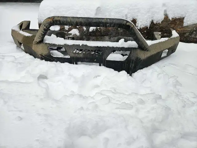 Toyota Tacoma offroad bumpers in Auto Body Parts in Whitehorse - Image 3