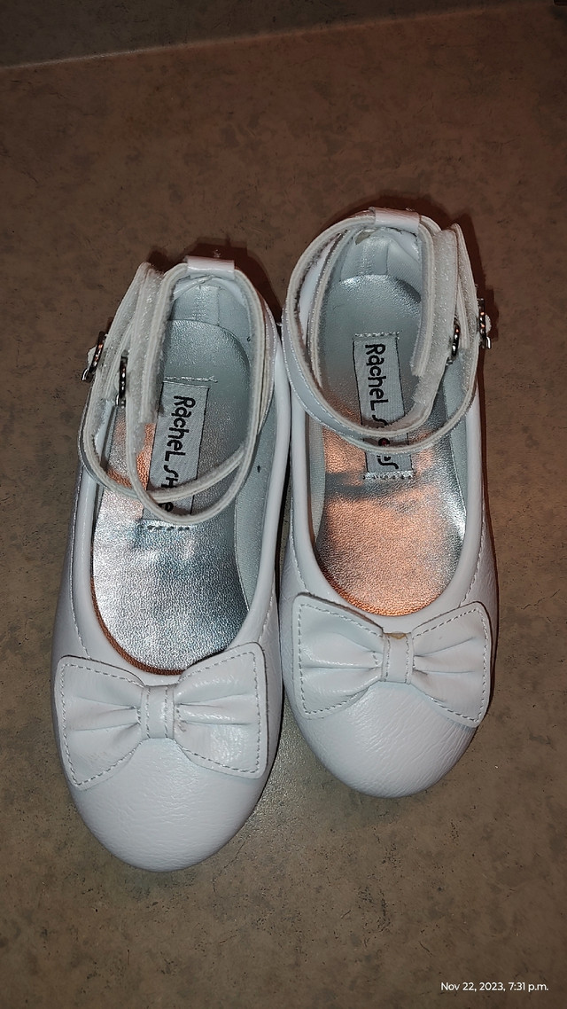Size 11 white elegant shoes like new in Clothing - 5T in Oakville / Halton Region - Image 3