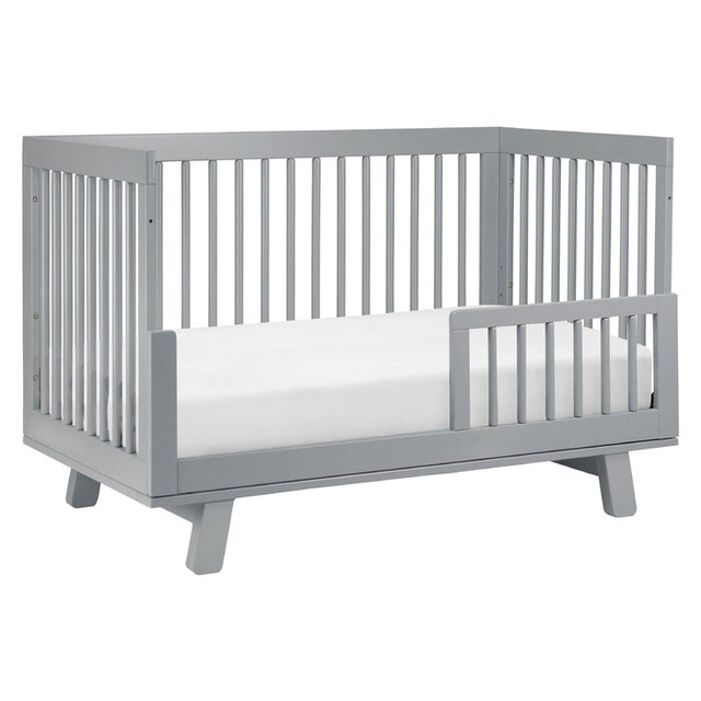 Convertible Crib / Toddler bed with reversable mattress in Cribs in Calgary - Image 3
