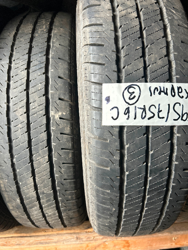 2 pneus 195/75r16C pneus été in Tires & Rims in West Island