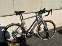 Cannondale Synapse Ultegra Di2 58cm Endurance Carbon Road Bike.