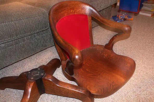 Bankers Office Chair in Chairs & Recliners in Winnipeg - Image 3