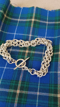 Silver color chain bracelet