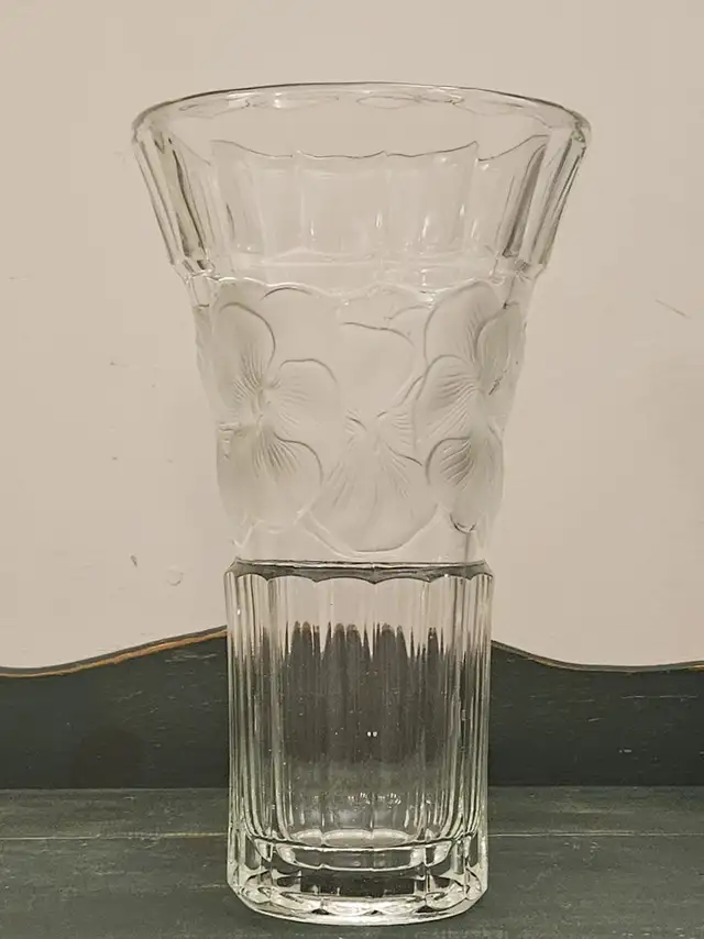 VTG LARGE BOHEMIAN CLEAR LEADED CRYSTAL VASE 1960'S in Home Décor & Accents in City of Toronto - Image 2