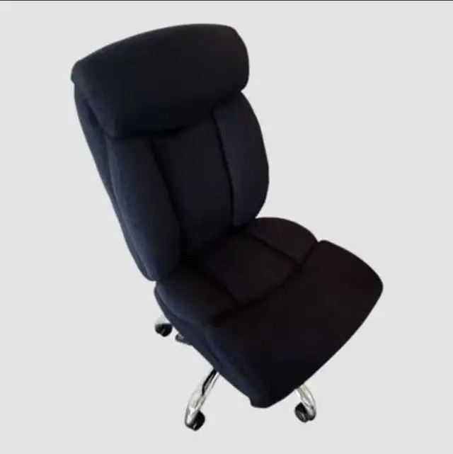 Like new Office Chair 400 pound Big and Tall Black Fabric. Flash in Chairs & Recliners in City of Montréal - Image 5