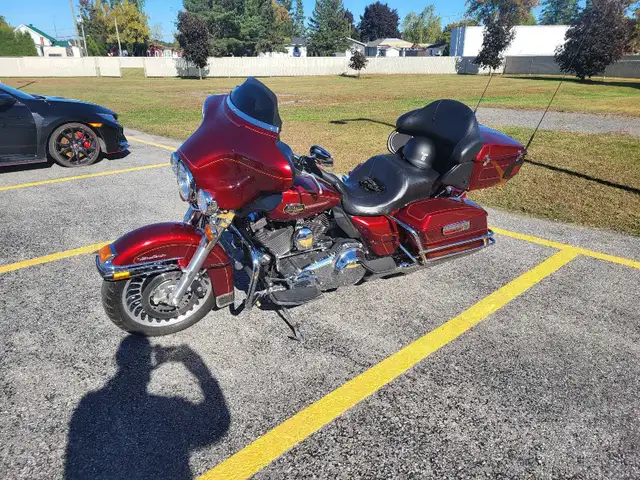 Harley-Davidson FLHTCU 2010 in Touring in West Island - Image 2