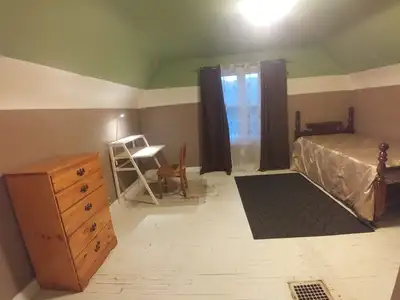 Large clean furnished room on quiet 2nd floor in quiet house and neighborhood, walk to Bridgeport Ma...
