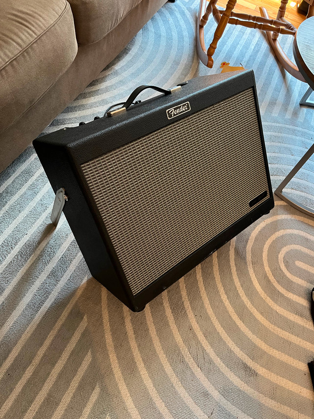 Fender Tonemaster FR-12 Powered Speaker in Amps & Pedals in City of Halifax - Image 4