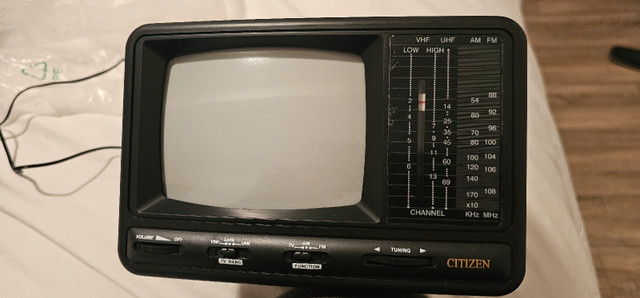 Citizen 5" TV AM FM Radio JCTR 154  in TVs in Markham / York Region - Image 4