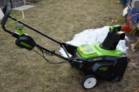 NEW 80V Greenworks Pro 22 in Snow Thrower