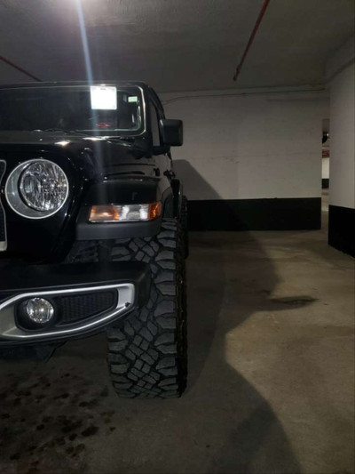LOW KILOMETRES . 2020 Jeep Wranglers  CALL TODAY NEED GONE