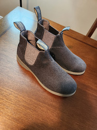 Men's Blundstone boots 9-1/2 Mint Condition Blue