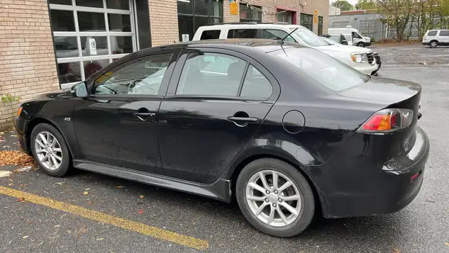 Mitsubishi Lancer 2.4 All wheel drive 2017 - Very Clean in Cars & Trucks in City of Montréal - Image 3