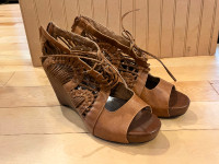 Women’s Kate & Mel Tan Heeled Sandals • size 41