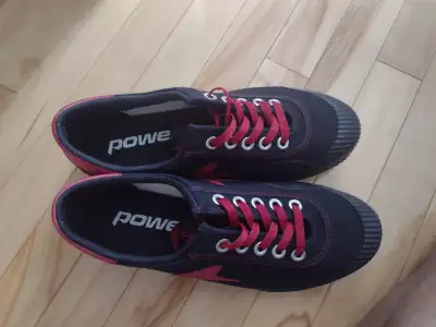 Souliers de course pour homme.Men's running shoes.10. NEW/NEUVES, View more