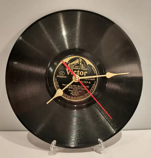 78 rpm record wall clocks in Home Décor & Accents in Ottawa - Image 3