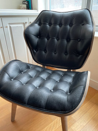 Structube Boyd chair 