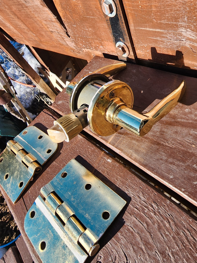 Lever Door Handle and Hinges - Brass in Hardware, Nails & Screws in Calgary