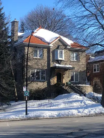 Charmant appartement rénové à louer à Outremont, View more