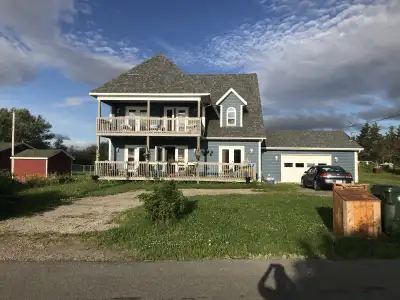 Newly renovated apartment with Florence Beach just steps away! Approximately 1200 sq feet of living...