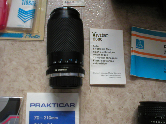 APPAREIL PHOTO 35 MM LENTILLE LENS FLASH CAMERA PRAKTICAR dans Appareils photo et caméras  à Longueuil/Rive Sud - Image 3