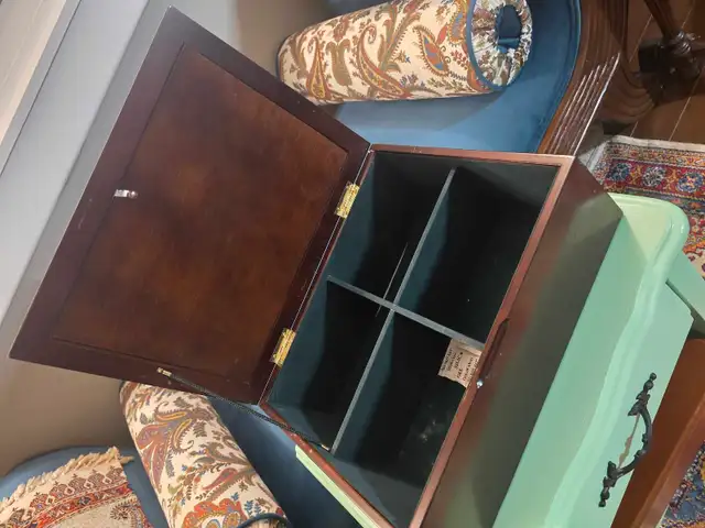 Bombay Picture Keepsake Box540707752908564481