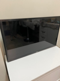 Samsung 32inch smart tv with wall mount 