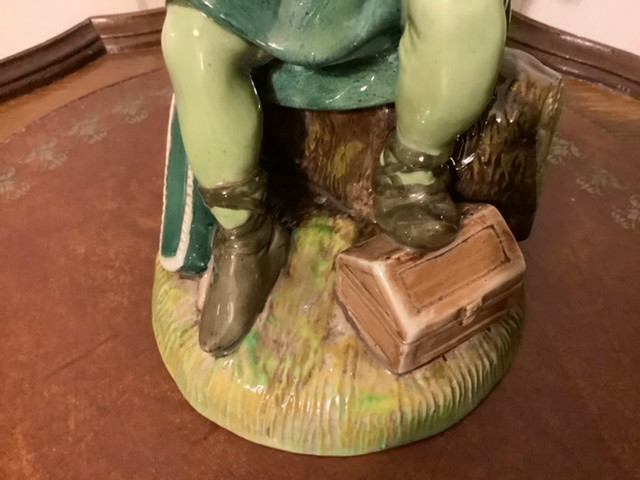 Vintage Royal Doulton Porcelain Figurine “Robin Hood” in Arts & Collectibles in Belleville - Image 3