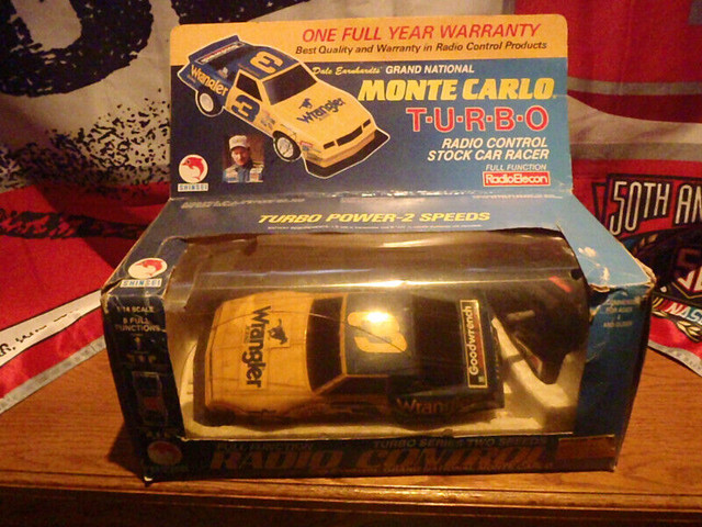 Dale Earnhardt Sr  New never used 1/18 scale in Arts & Collectibles in Renfrew