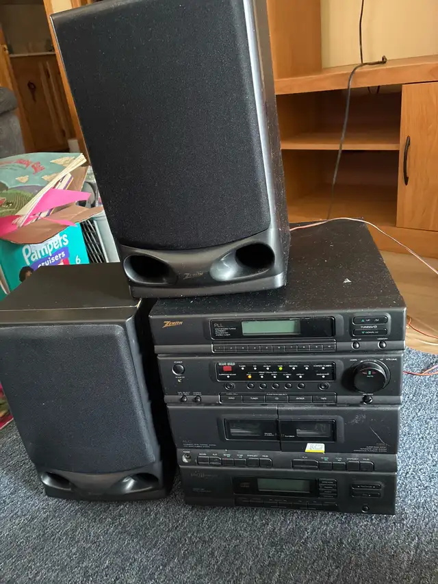 Zenith Stereo System in Stereo Systems & Home Theatre in Mississauga / Peel Region - Image 2