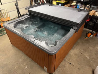 DELIVERY INCLUDED like new hot tub