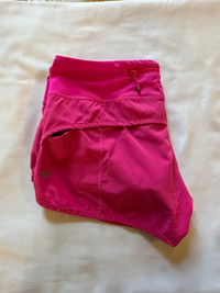 Lululmon speed up shorts 2.5inch size 6