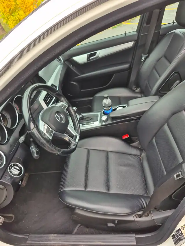 Mercedes C Class 2012592355104969216008