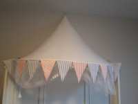 Pretty lace kids (girls) bed canopy